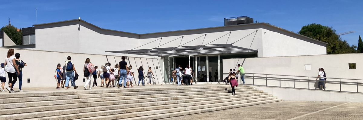 Domingos e feriados com entrada livre todo o dia